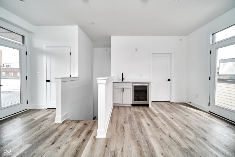 Listing Image 52