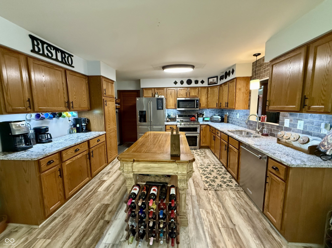 Listing Image 7