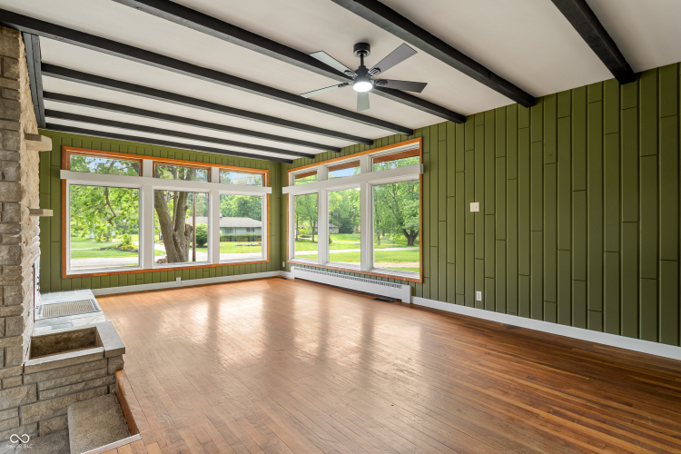 Listing Image 8
