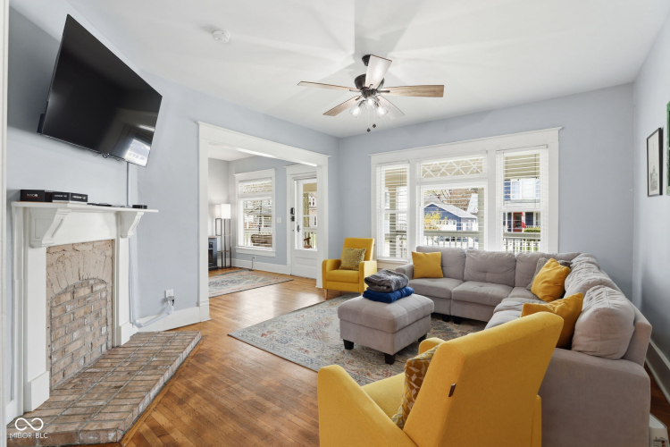 Listing Image 10