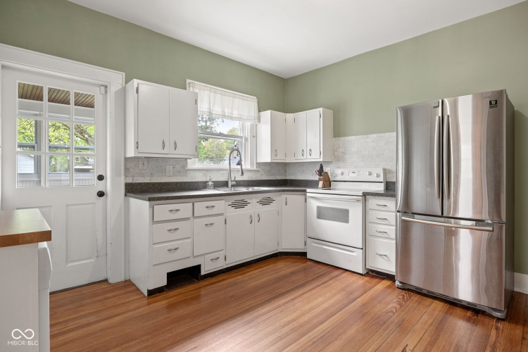 Listing Image 13