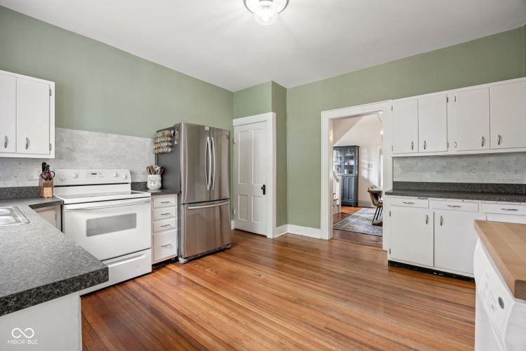 Listing Image 14