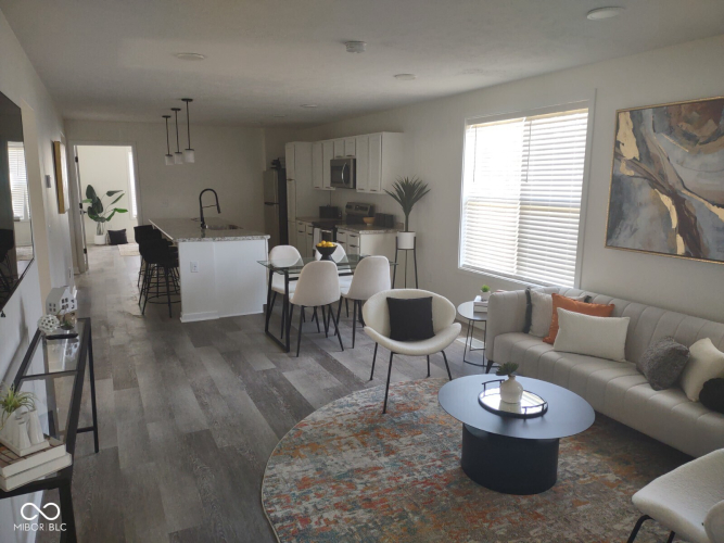 Listing Image 19
