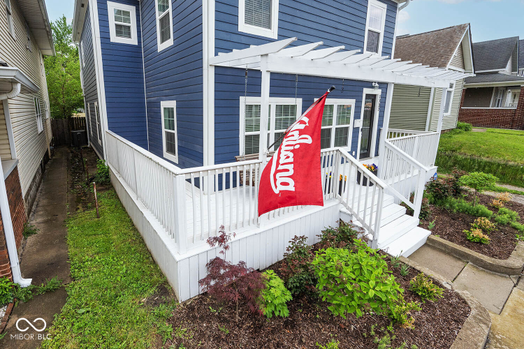 Listing Image 4