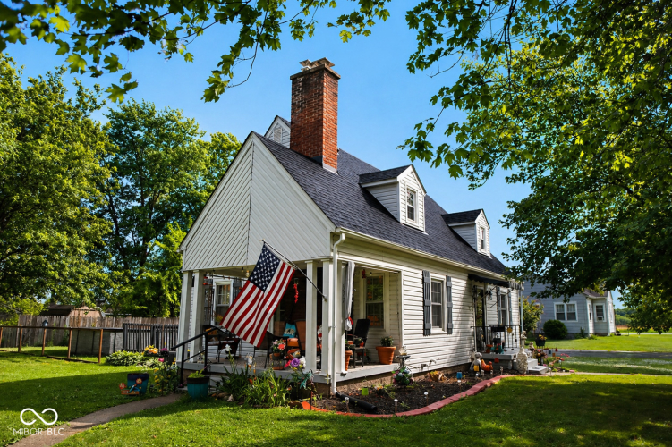 Listing Image 5