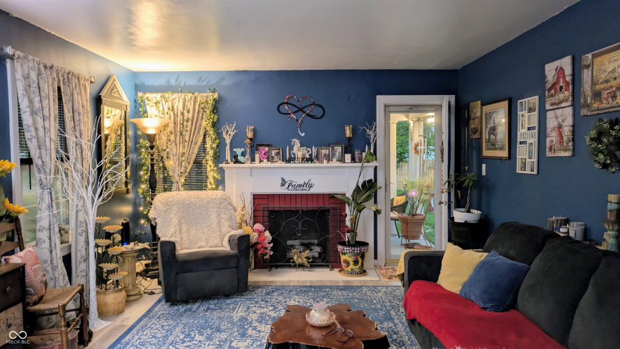 Listing Image 8