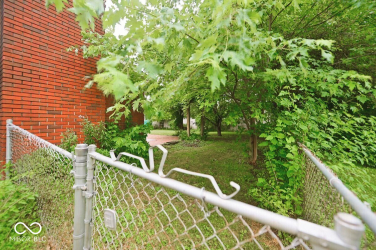 Listing Image 22