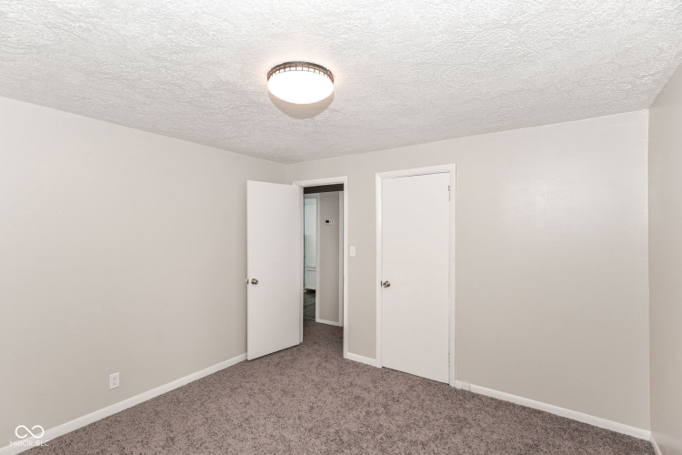 Listing Image 45