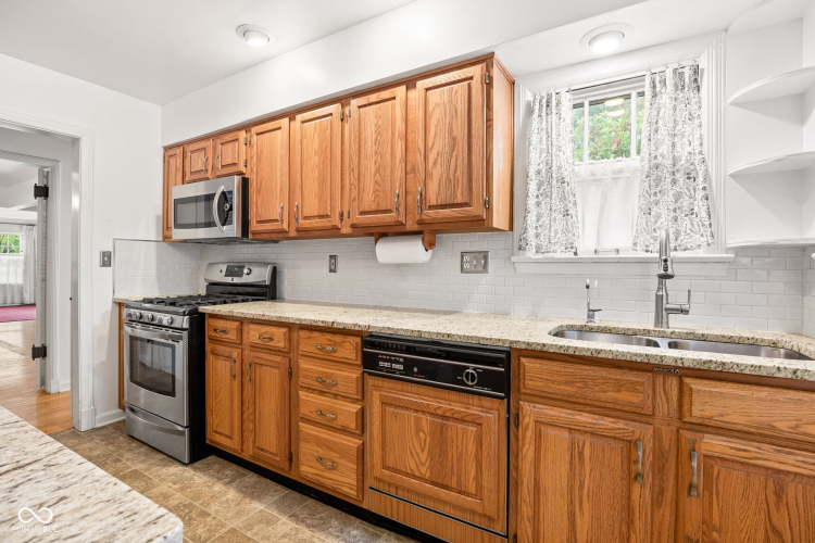 Listing Image 16