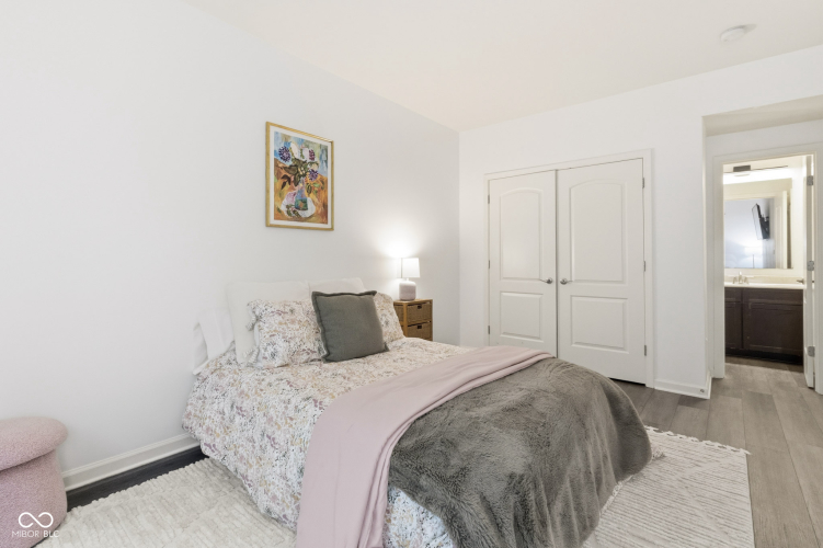 Listing Image 54
