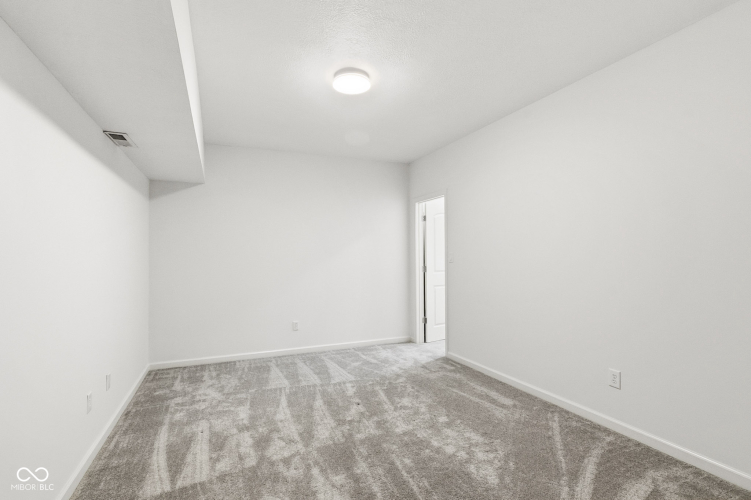 Listing Image 66