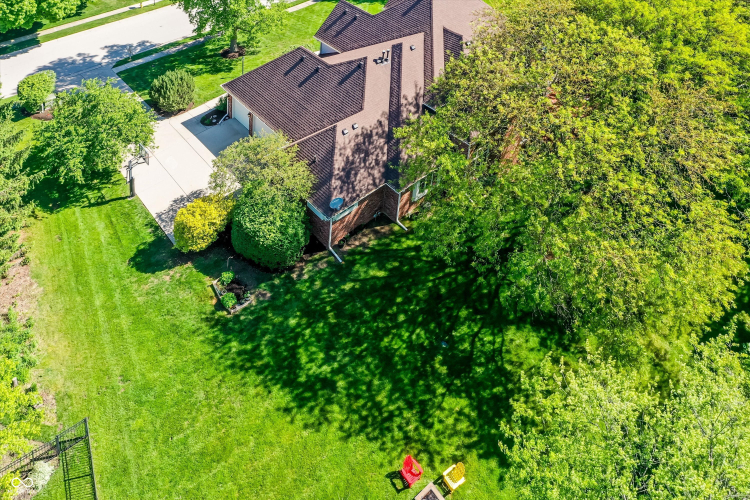 Listing Image 79