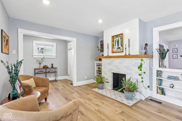 Listing Image 11