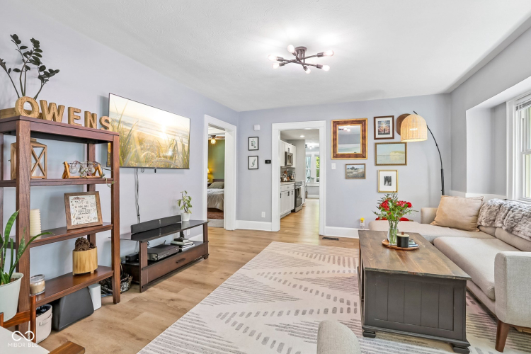 Listing Image 15