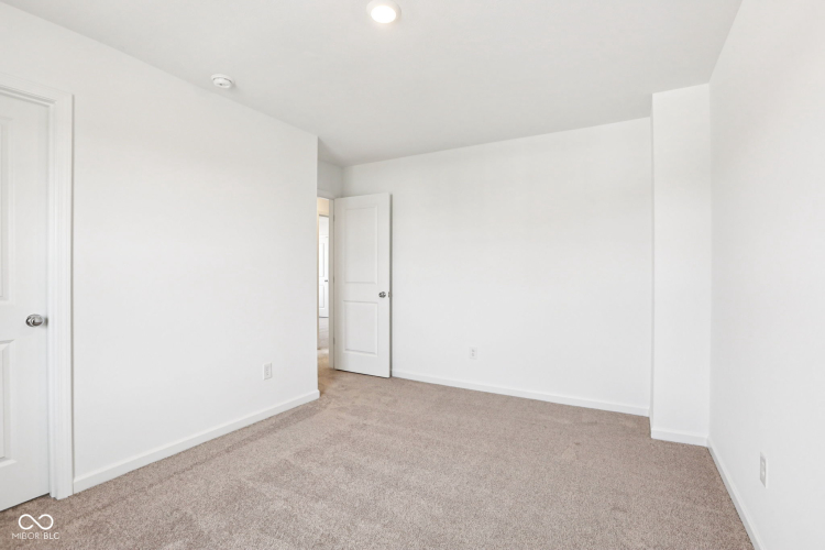 Listing Image 28