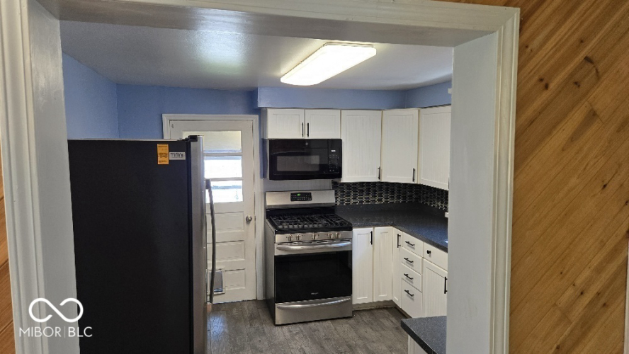 Listing Image 19