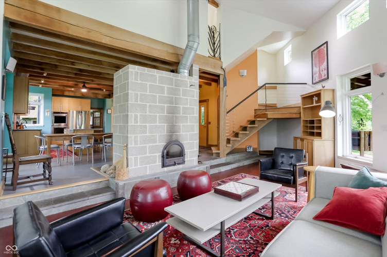 Listing Image 11