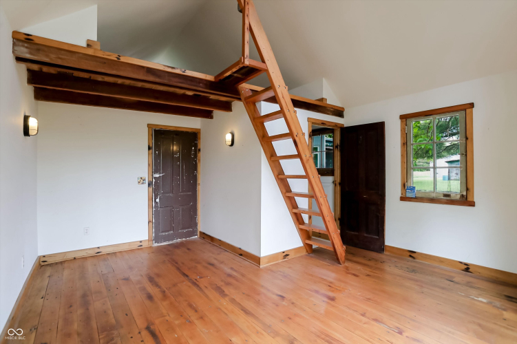 Listing Image 52