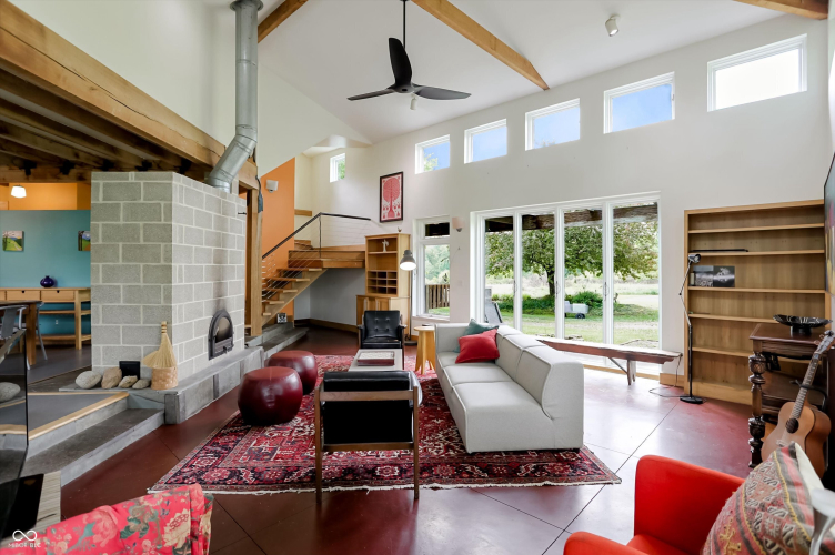 Listing Image 10