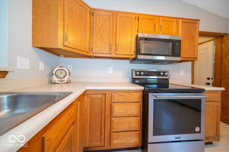 Listing Image 8