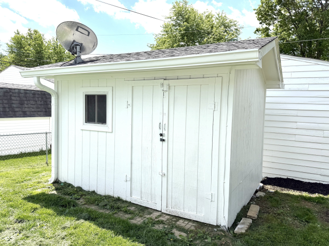 Listing Image 3