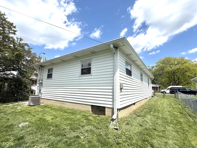 Listing Image 6