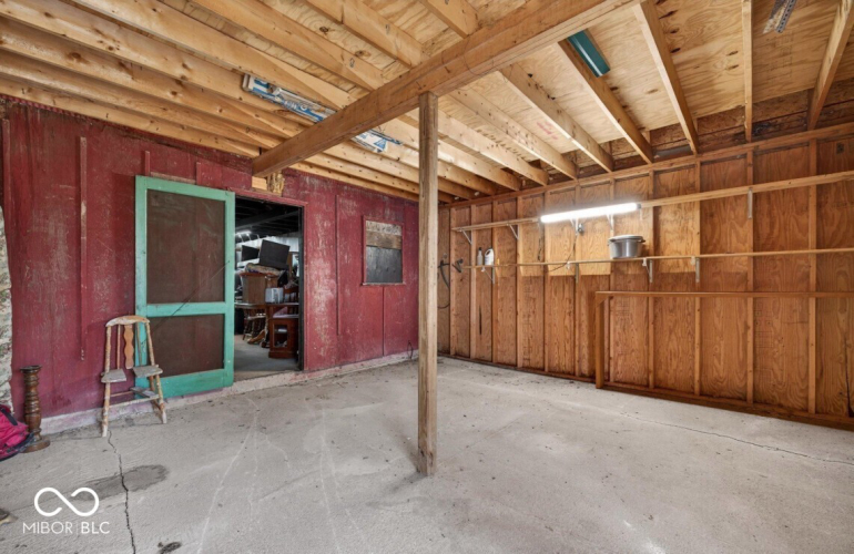 Listing Image 9
