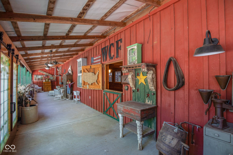 Listing Image 79