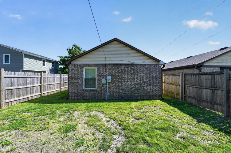 Listing Image 3