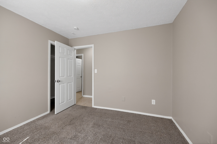 Listing Image 24