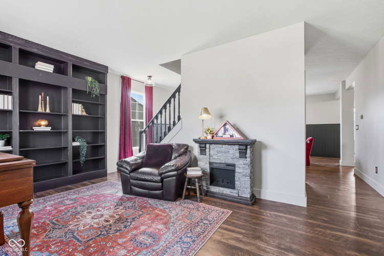 Listing Image 5