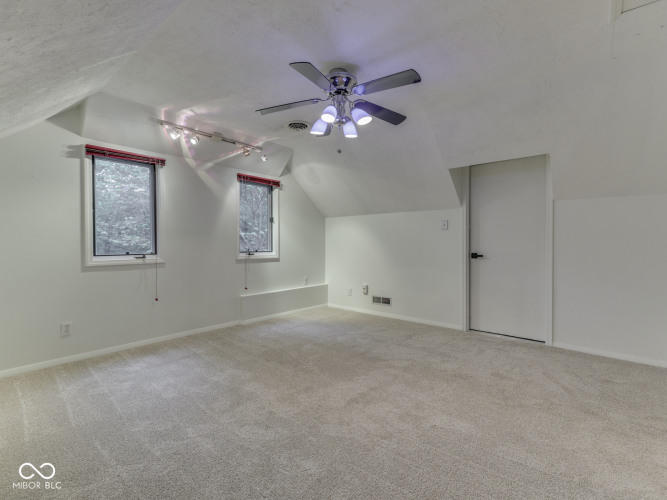 Listing Image 42