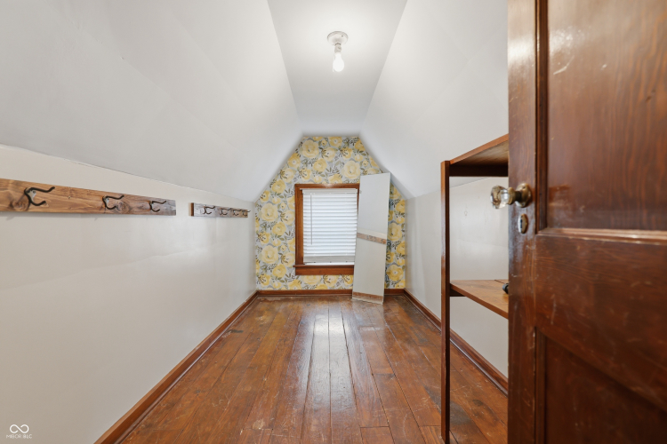 Listing Image 42