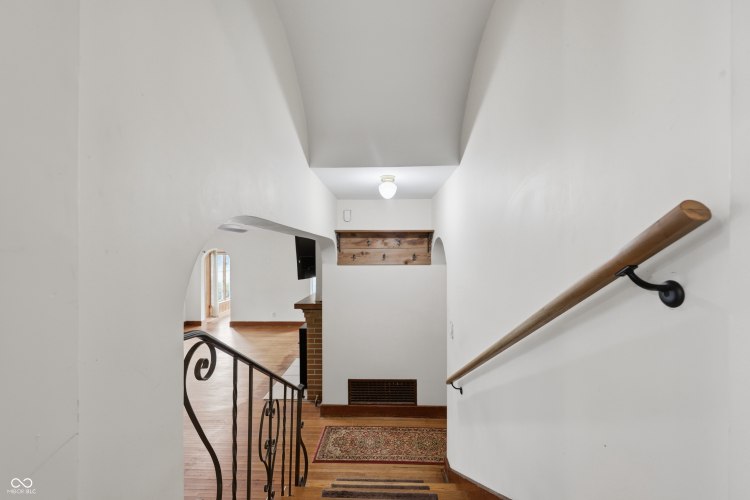 Listing Image 43