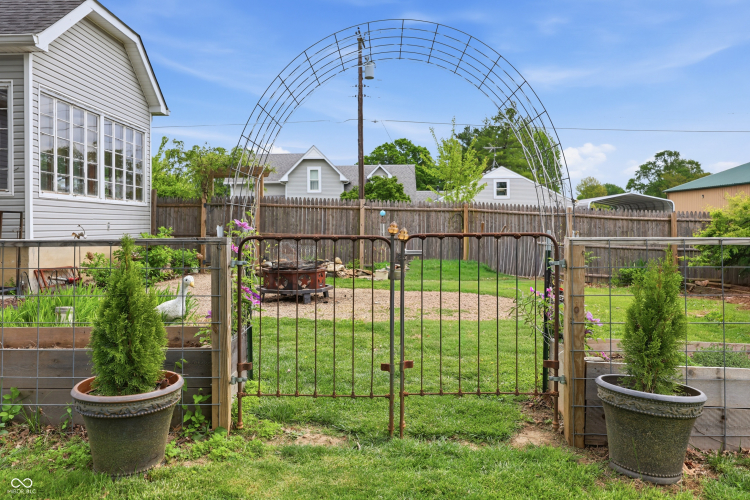 Listing Image 9