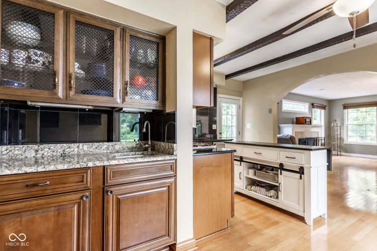 Listing Image 14