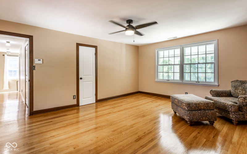 Listing Image 52