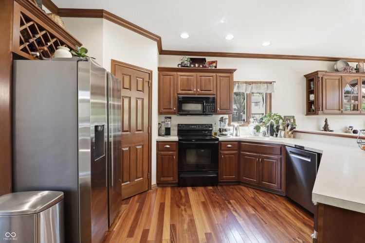 Listing Image 15