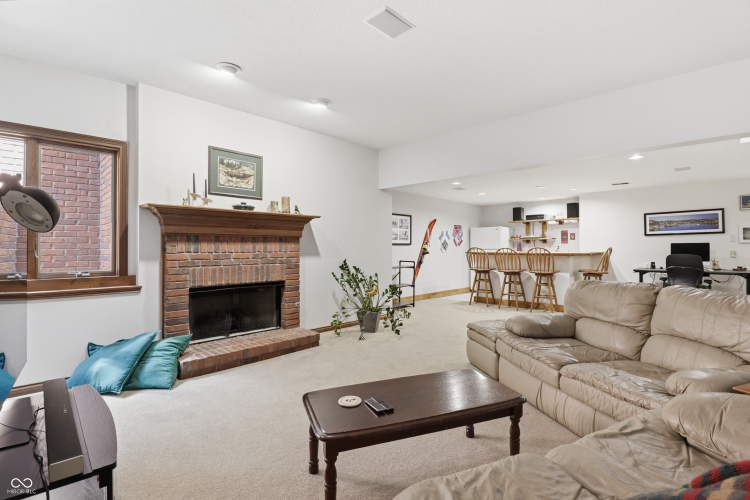 Listing Image 45