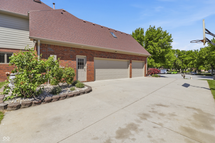 Listing Image 73