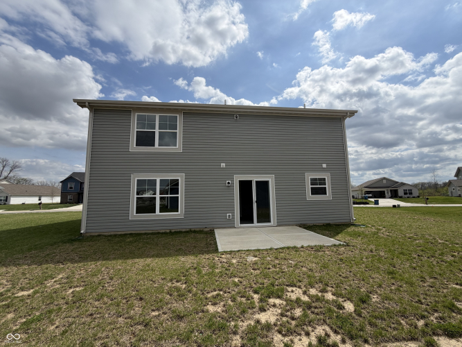 Listing Image 4