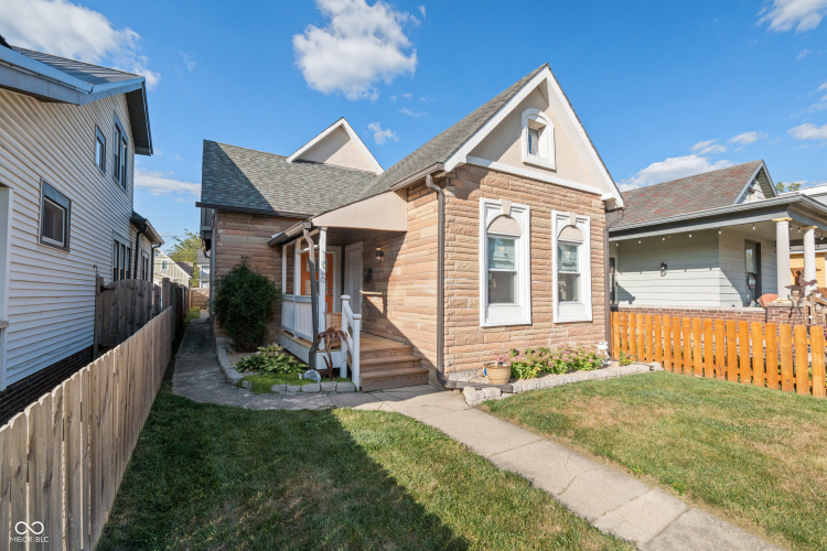 Listing Image 3