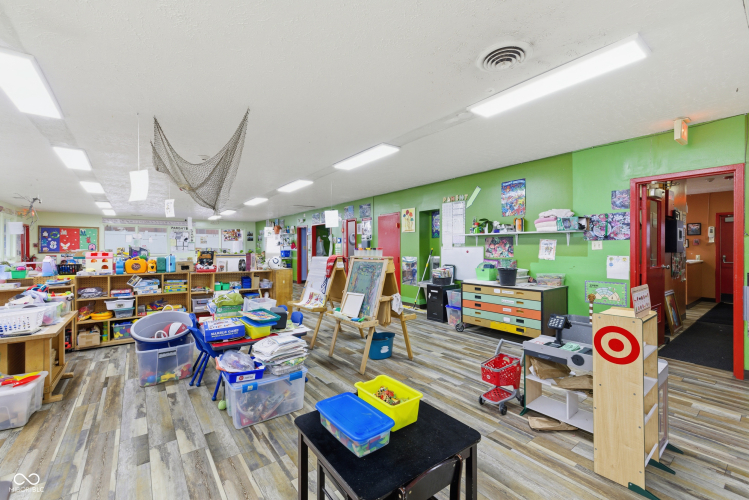 Listing Image 12
