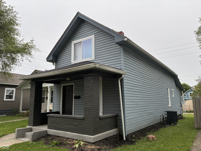 Listing Image 3