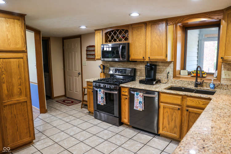 Listing Image 15