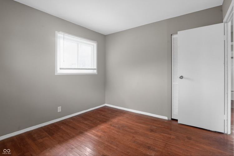 Listing Image 17