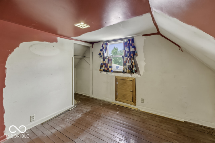 Listing Image 24