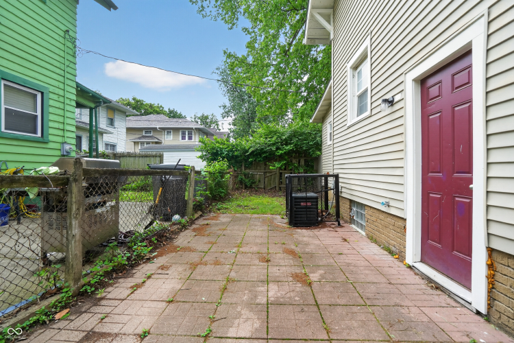 Listing Image 5