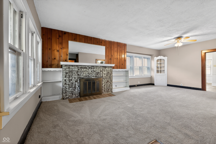 Listing Image 17
