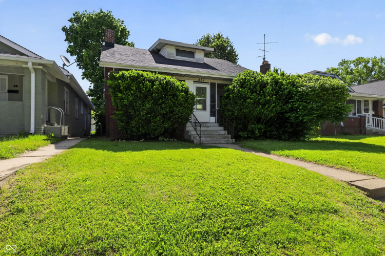 Listing Image 4